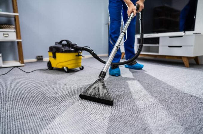 How to Choose the Right Carpet Cleaner for Your Business