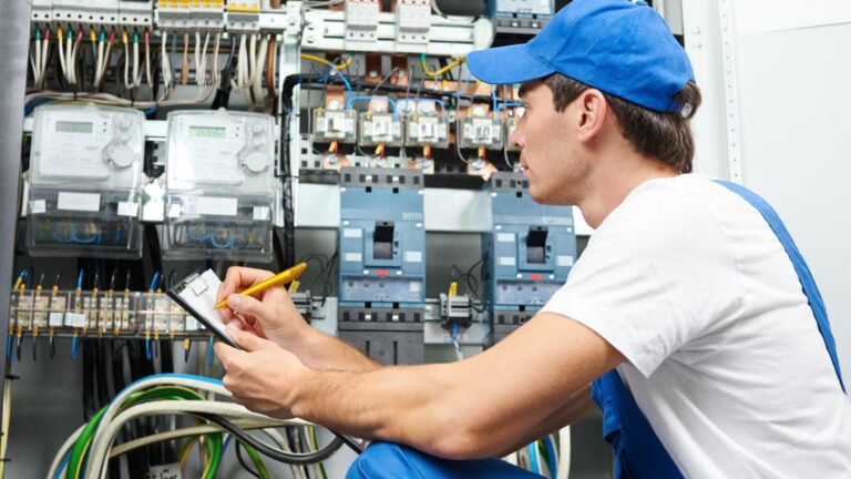 What to Expect When Hiring an Electrician in Austin